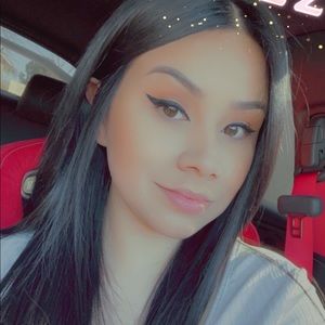 Meet your Posher, Leanne